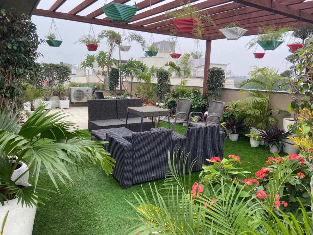 Art House Vasant Vihar New Delhi Bed & Breakfast Exterior photo