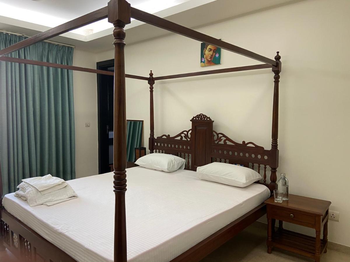 Art House Vasant Vihar New Delhi Bed & Breakfast Exterior photo