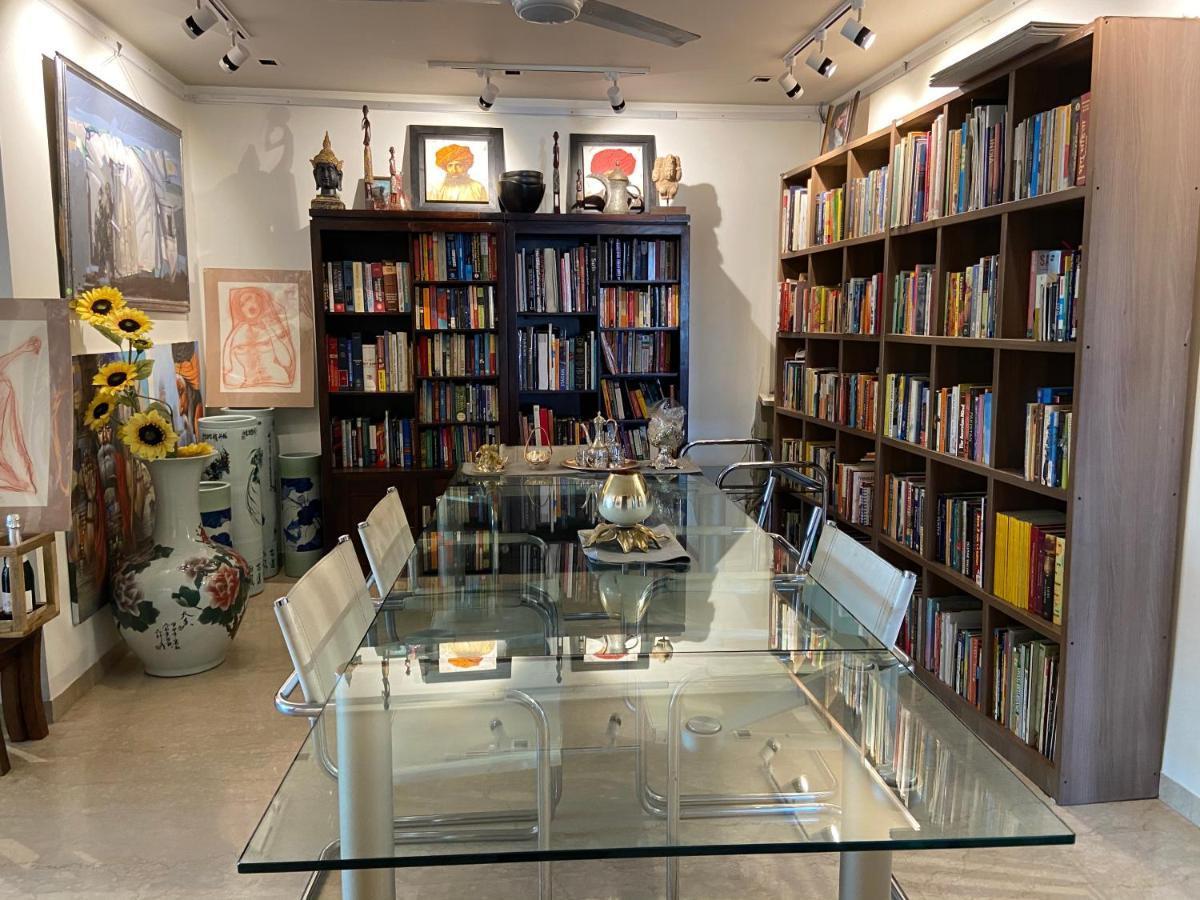 Art House Vasant Vihar New Delhi Bed & Breakfast Exterior photo