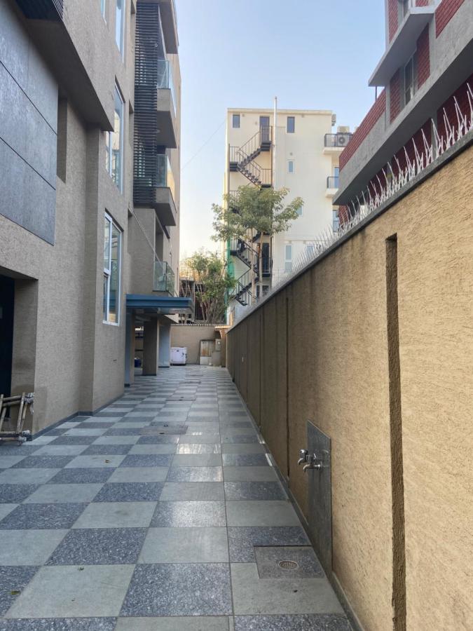 Art House Vasant Vihar New Delhi Bed & Breakfast Exterior photo