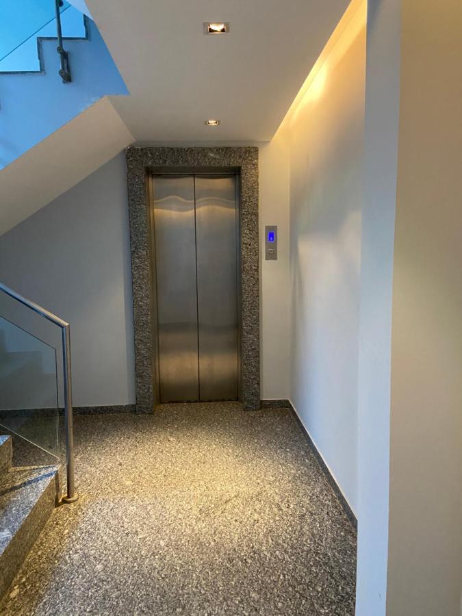 Art House Vasant Vihar New Delhi Bed & Breakfast Exterior photo