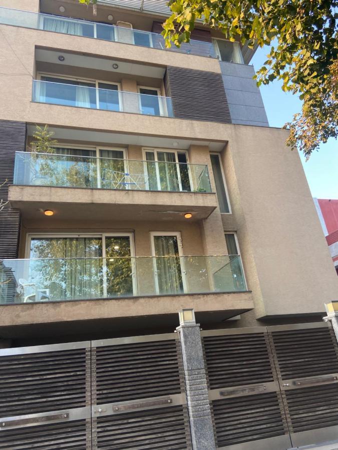 Art House Vasant Vihar New Delhi Bed & Breakfast Exterior photo