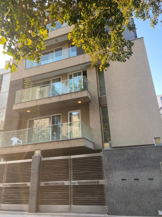 Art House Vasant Vihar New Delhi Bed & Breakfast Exterior photo